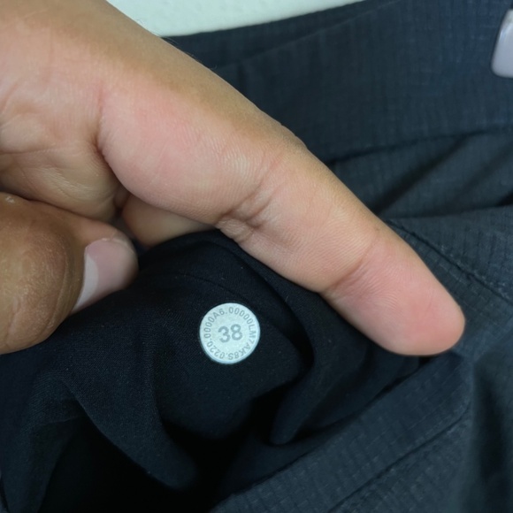 Lululemon Commission Short Classic 9" *Ventlight Mesh Obsidian - Picture 11 of 11